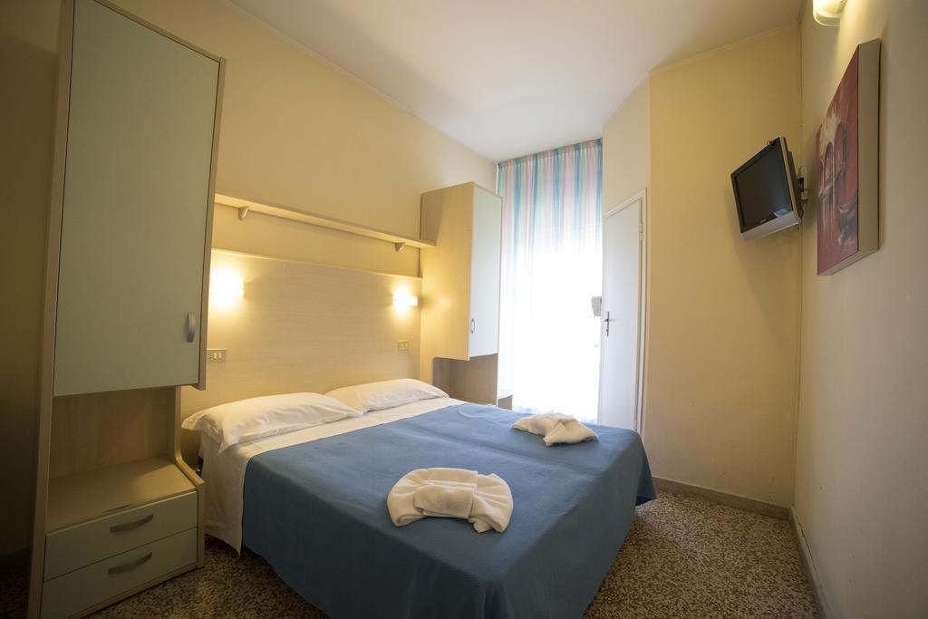 Hotel Europa Rimini Bagian luar foto