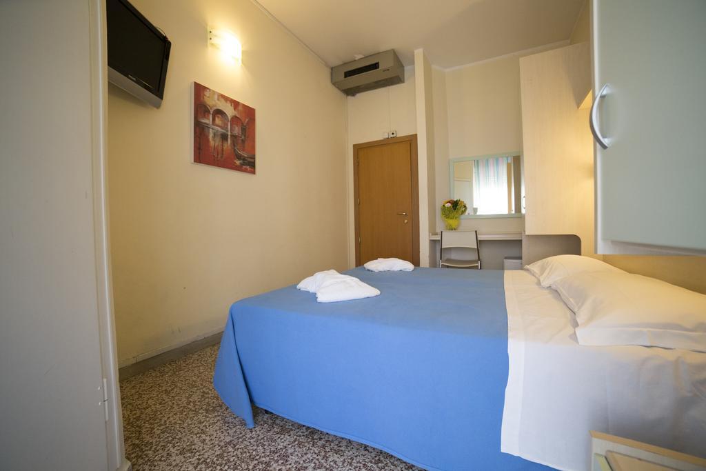 Hotel Europa Rimini Bagian luar foto
