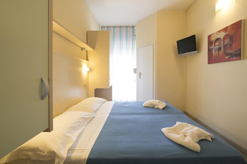 Hotel Europa Rimini Bagian luar foto