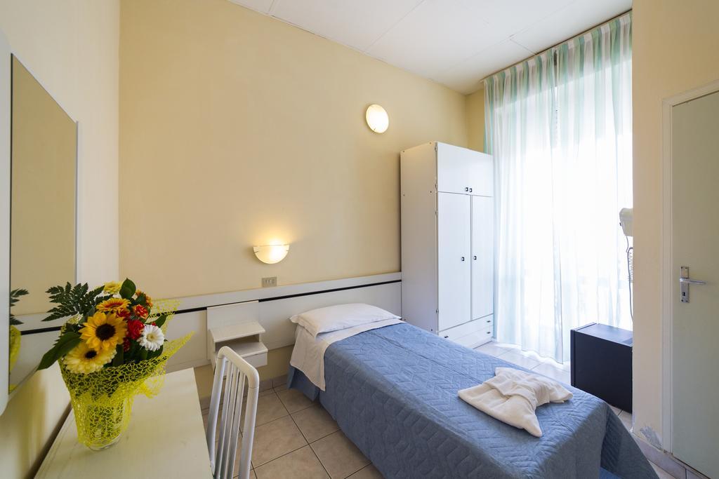 Hotel Europa Rimini Bagian luar foto
