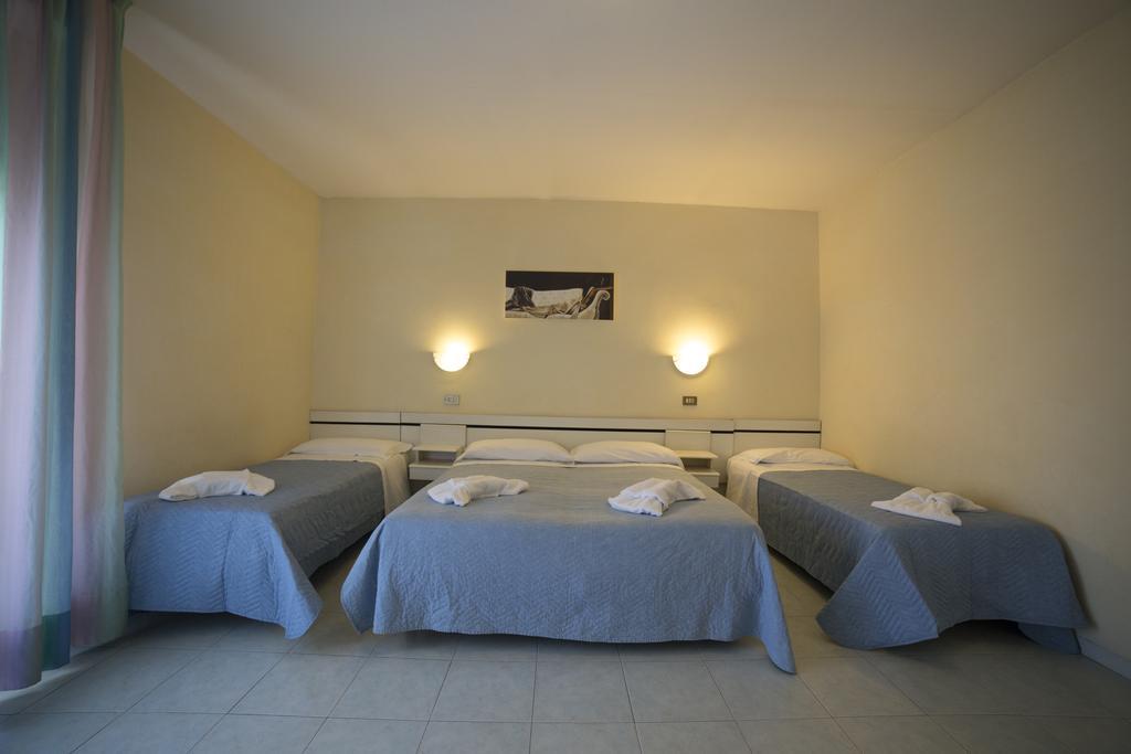 Hotel Europa Rimini Bagian luar foto