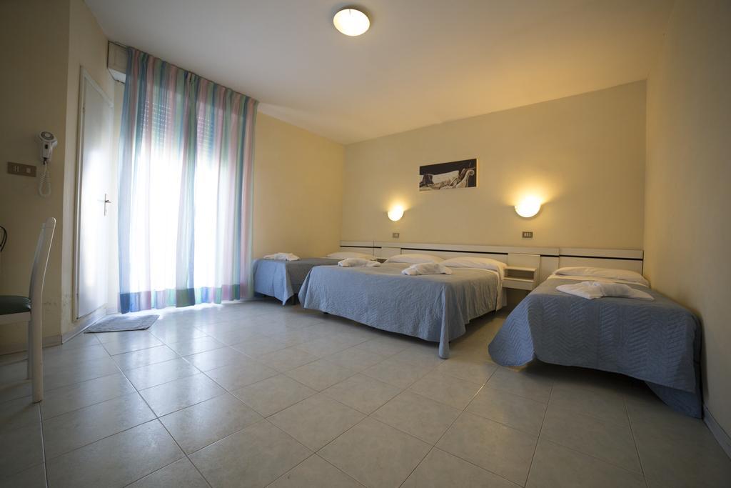 Hotel Europa Rimini Bagian luar foto