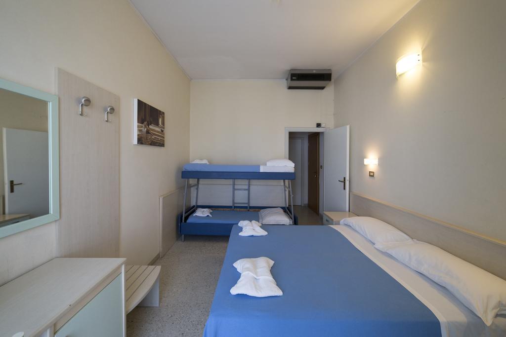 Hotel Europa Rimini Bagian luar foto