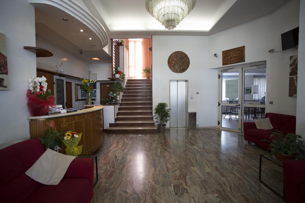 Hotel Europa Rimini Bagian luar foto