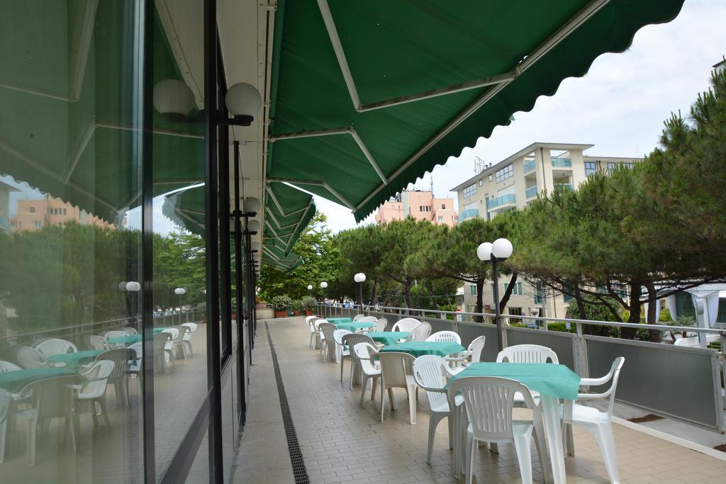 Hotel Europa Rimini Bagian luar foto