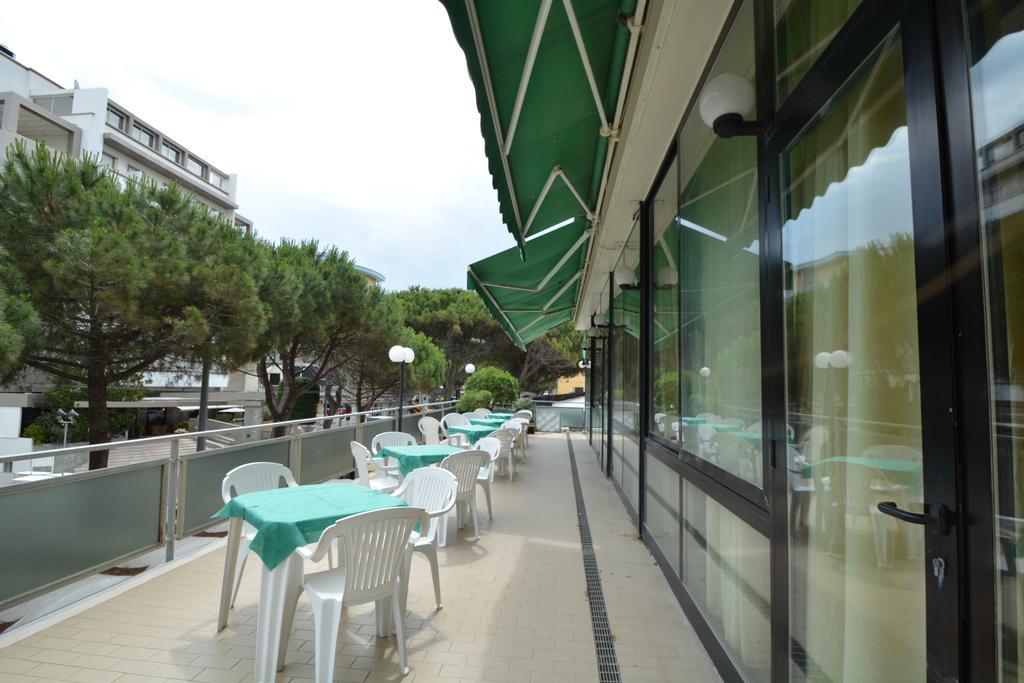 Hotel Europa Rimini Bagian luar foto