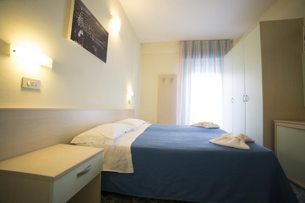 Hotel Europa Rimini Bagian luar foto