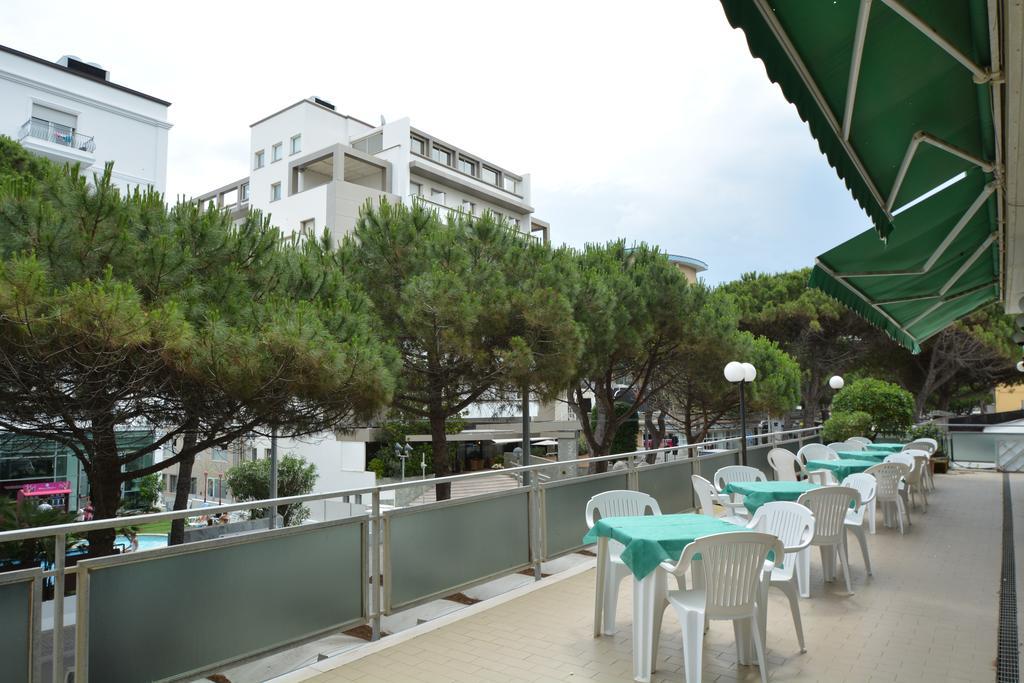 Hotel Europa Rimini Bagian luar foto
