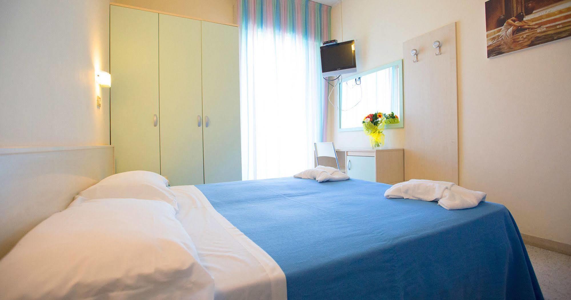 Hotel Europa Rimini Bagian luar foto